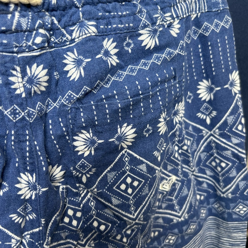 Roxy Women's Pants Color Blue & White Patterned Drawstring Pants Size Small - Picture 11 of 13